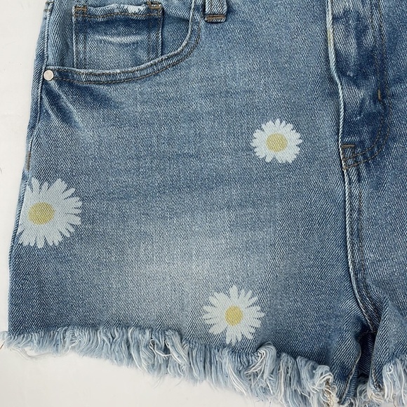 DAISY Light Wash Raw Hem High Rise Denim Jean Shorts 9 - Picture 2 of 5